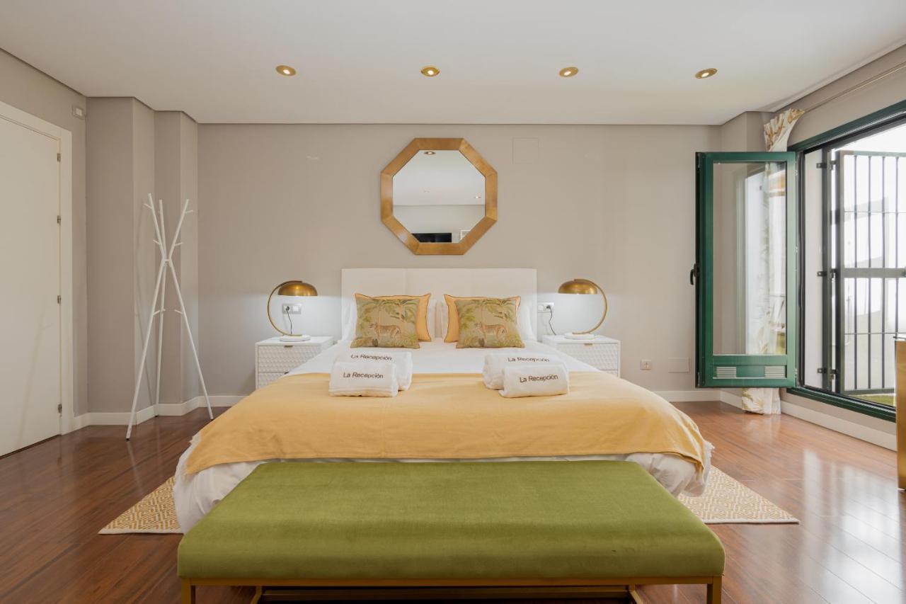 Apartamento C30 Deluxe Studio With Terrace Into Cathedral Square Málaga Exterior foto