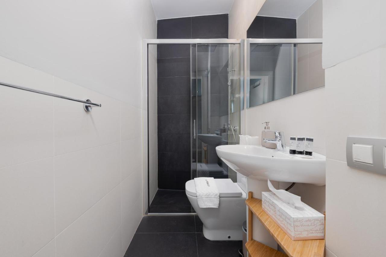 Apartamento C30 Deluxe Studio With Terrace Into Cathedral Square Málaga Exterior foto