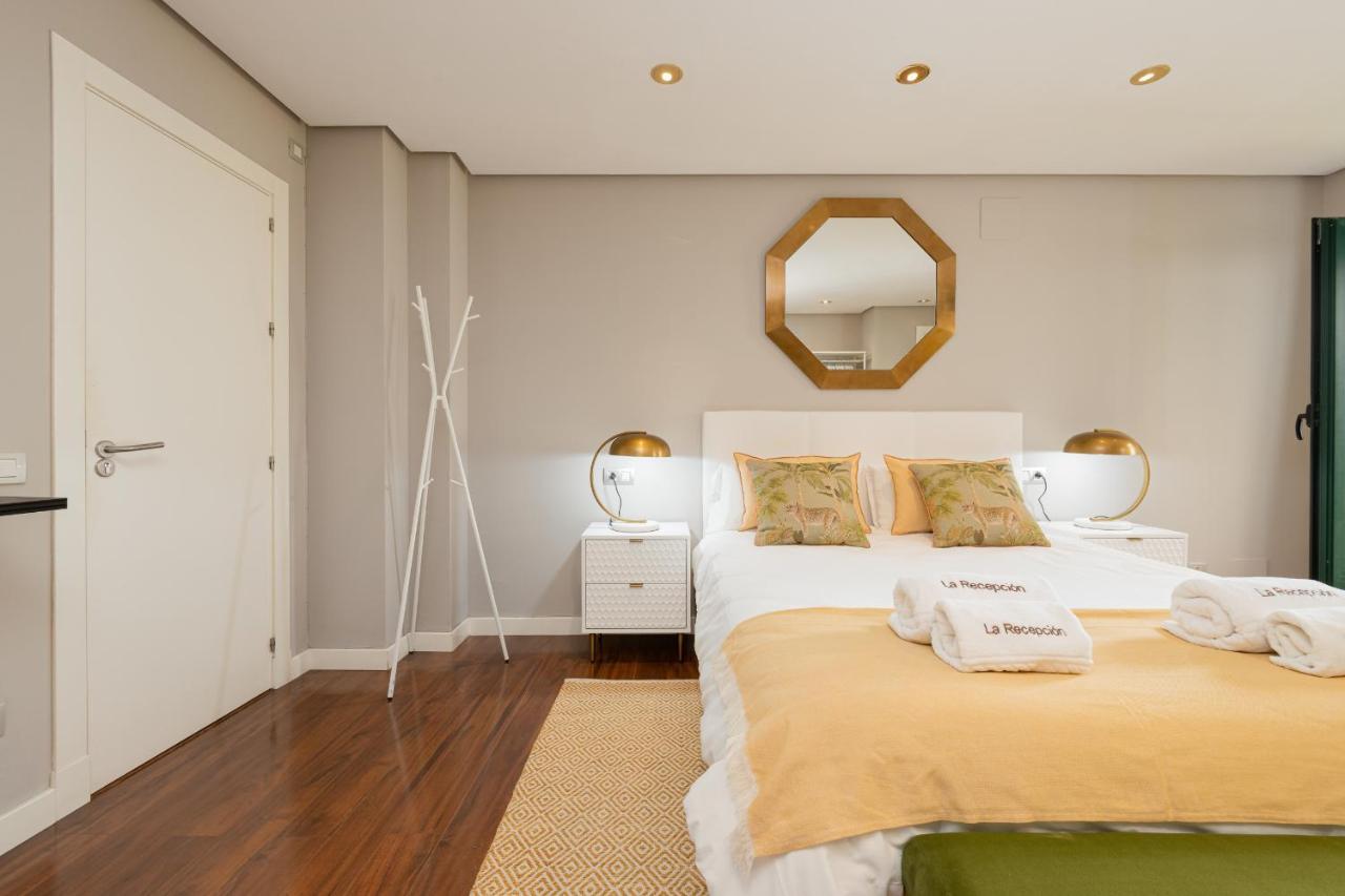 Apartamento C30 Deluxe Studio With Terrace Into Cathedral Square Málaga Exterior foto